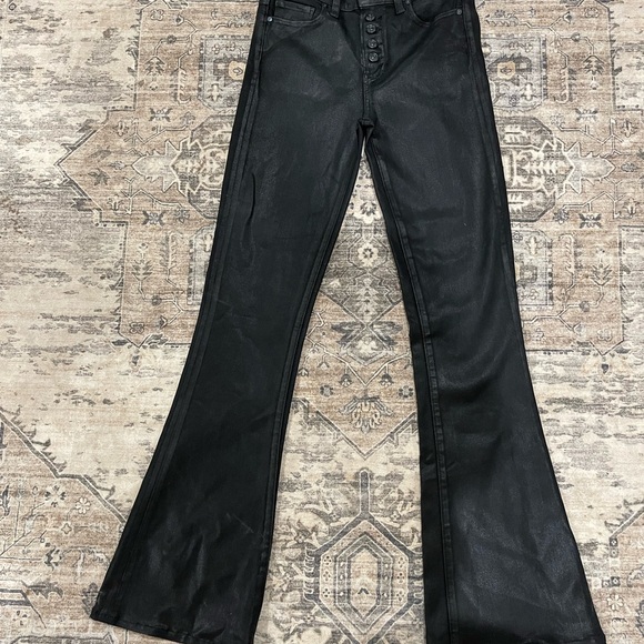 Chic Black Pants - Picture 2 of 3